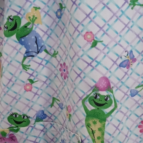 Scrub top extra large cute frogs Simply Basic - Picture 3 of 7